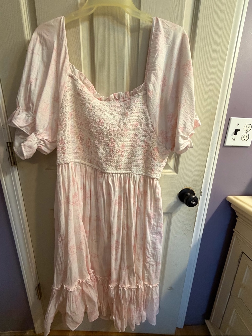 Ivy City Women's Pink White Smocked Dress 2X Floral/trees. Ruffled NWT